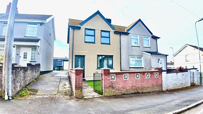 3 Bedroom Semi Detached House For Sale In Pencoed Avenue, Cefn Fforest, NP12