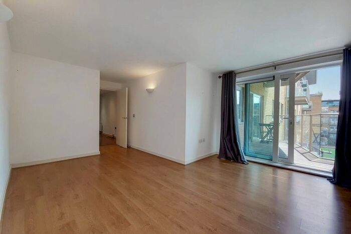 2 Bedroom Flat To Rent In Argyll Road, Woolwich, London, SE18