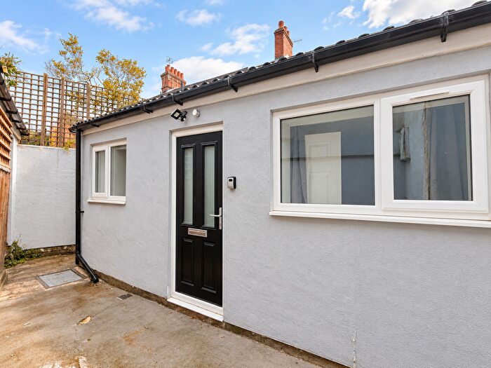 1 Bedroom Flat To Rent In Park Green, Macclesfield, Cheshire East, SK11