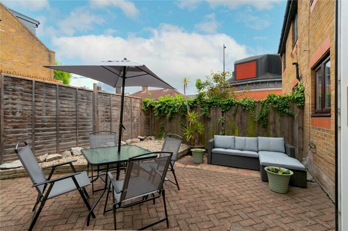 3 Bedroom House To Rent In Canon Beck Road, Surrey Quays, SE16