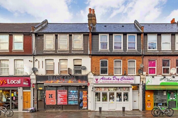 2 Bedroom Flat To Rent In Kingston Road, London SW19