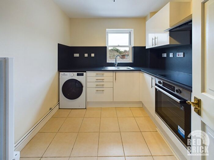 2 Bedroom Flat To Rent In Bridge Street, Kenilworth, CV8