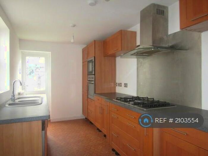 3 Bedroom Terraced House To Rent In Cuthbert Road, Portsmouth, PO1