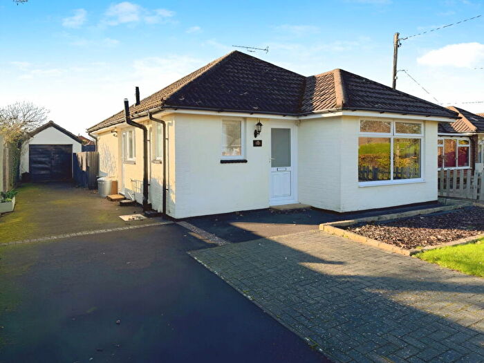 2 Bedroom Detached Bungalow For Sale In Westbourne Avenue, Holbury, Southampton, SO45