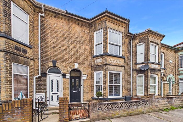 3 Bedroom Terraced House For Sale In Park Road, Lowestoft, Suffolk, NR32