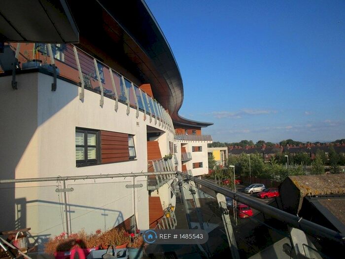 2 Bedroom Flat To Rent In Blue Moon Way, Manchester, M14