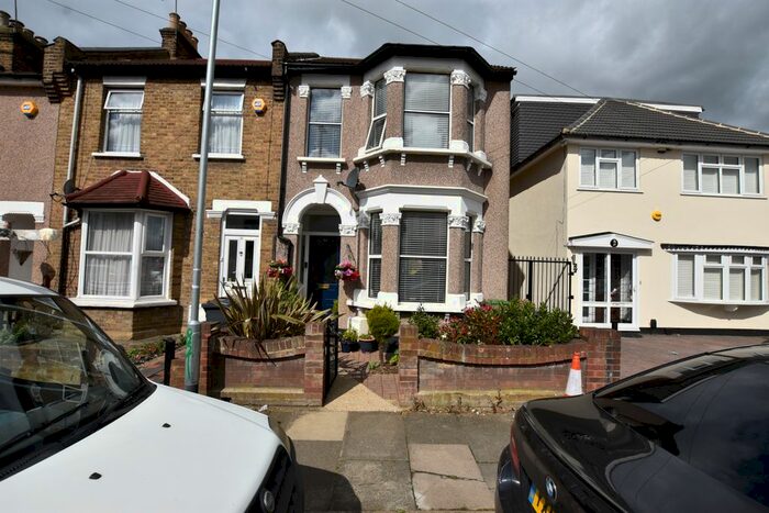 3 Bedroom End Of Terrace House To Rent In Morley Road, Chadwell Heath, Romford, RM6