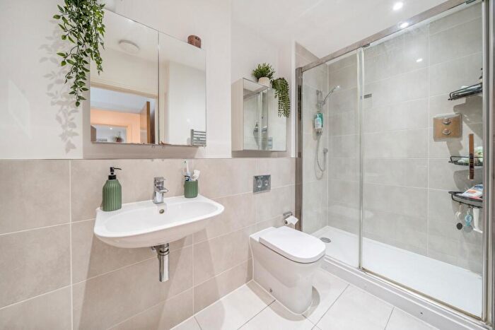 2 Bedroom Apartment To Rent In Heron Way Maidenhead, SL6