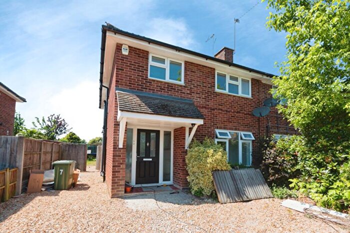 3 Bedroom Semi-Detached House To Rent In Blunden Road, Farnborough, Hampshire, GU14