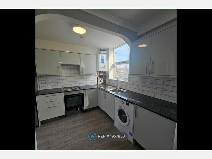 2 Bedroom Flat To Rent In Weald Lane, Harrow, HA3
