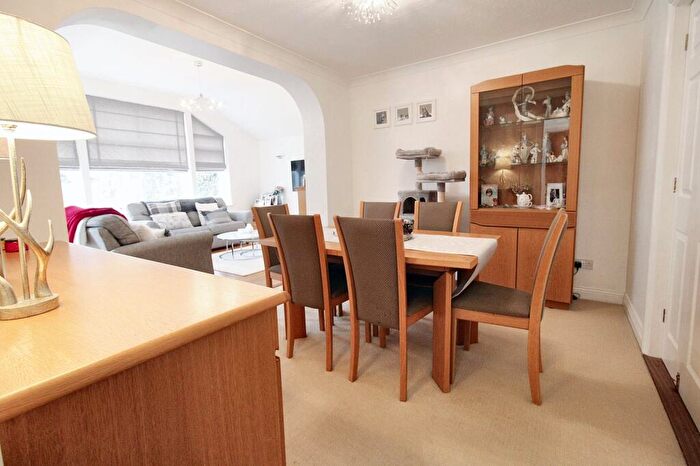 4 Bedroom Detached House For Sale In Myrrfield Road, Bishopdown, SP1