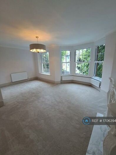 2 Bedroom Flat To Rent In Mycenae Road, London, SE3