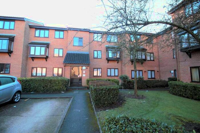 2 Bedroom House To Rent In King Georges Avenue, West Watford, WD18