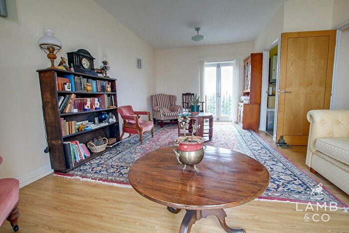 2 Bedroom Flat For Sale In The Parade, Walton On The Naze, CO14