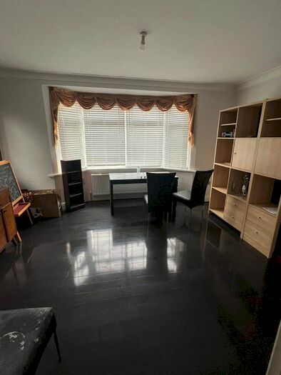 4 Bedroom Detached House To Rent In Staines Road, Hounslow, London, TW3