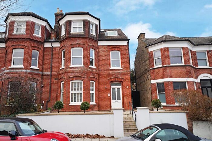 2 Bedroom Flat For Sale In Thornlaw Road, West Norwood, SE27
