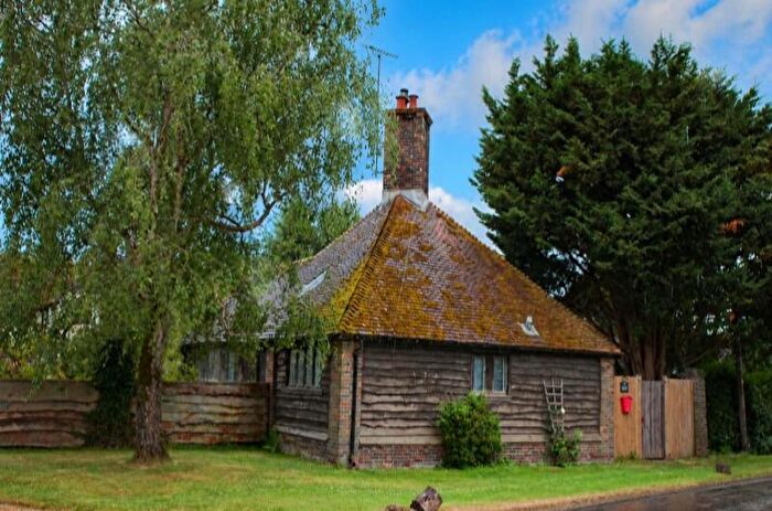 2 Bedroom Lodge For Sale In Furzen Lane, Ellens Green, RH12