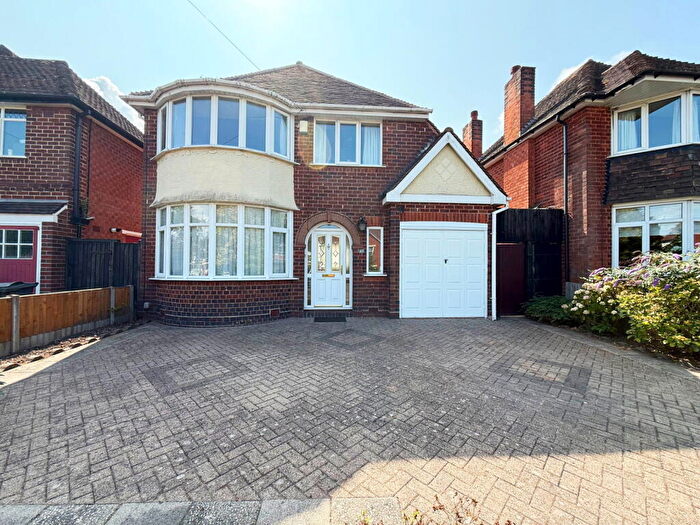 3 Bedroom Detached House For Sale In Wheelers Lane, Kings Heath, Birmingham, B13