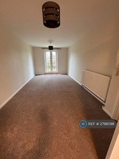 2 Bedroom Flat To Rent In Field View, Chippenham, SN15