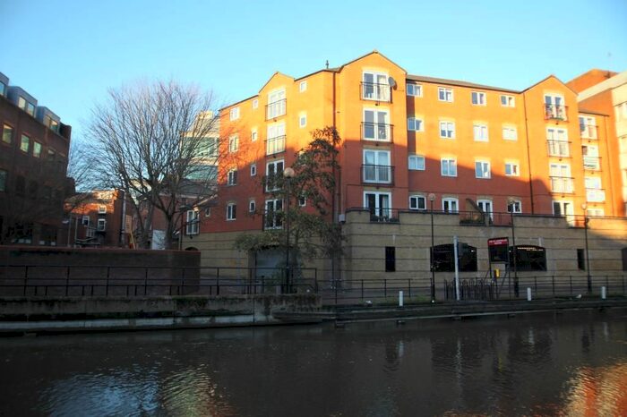 2 Bedroom Flat To Rent In Mayflower Court, Highbridge Wharf, Reading, Berkshire, RG1