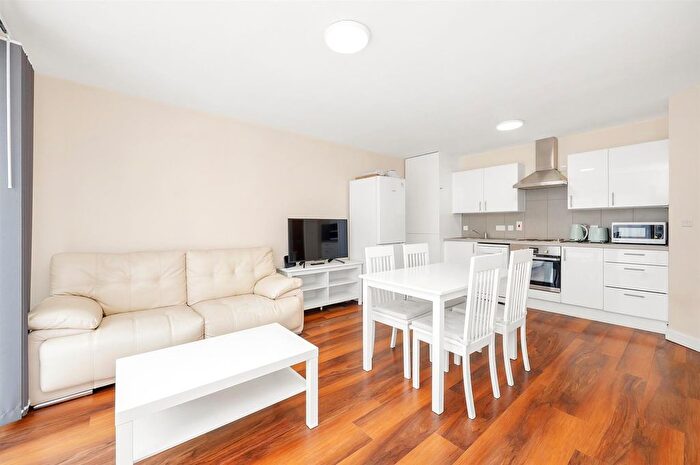 2 Bedroom Flat To Rent In Heritage Avenue, London, NW9