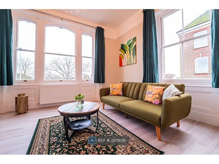 2 Bedroom Flat To Rent In Calthorpe House, Great Yarmouth, NR30