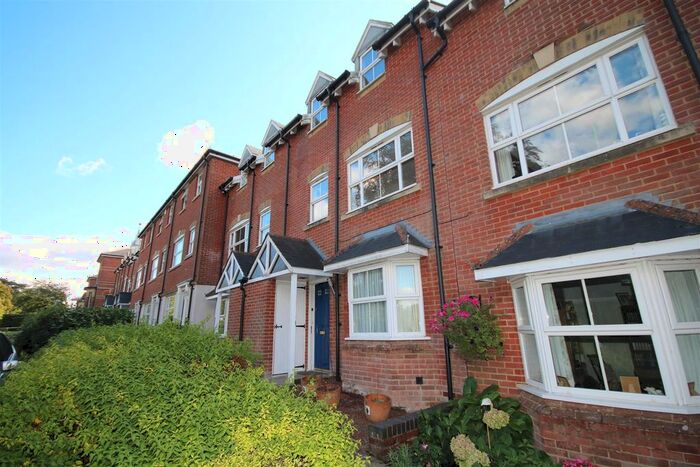 4 Bedroom Terraced House To Rent In Gardeners Place, Chartham, Canterbury, CT4