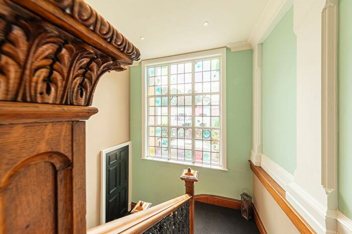 2 Bedroom Flat For Sale In Leicester Road, Oadby, Leicester, LE2