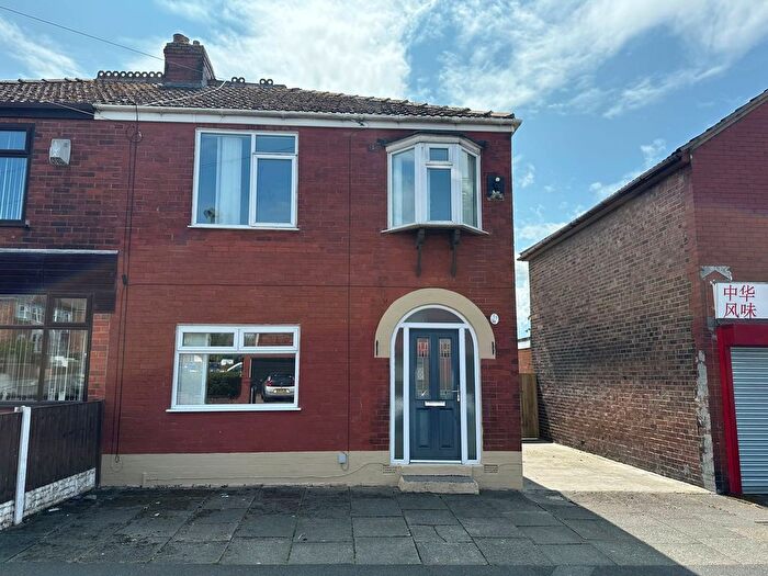 3 Bedroom Semi-Detached House To Rent In Dickson Street, Widnes, WA8