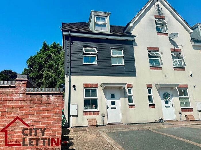 4 Bedroom End Of Terrace House To Rent In Marmion Road Nottingham, NG3