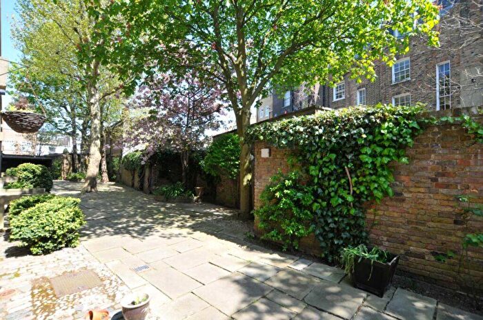 1 Bedroom Property To Rent In Bedroom Flat – Lonsdale Place, Angel, N1