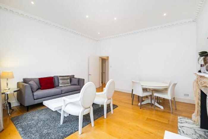 2 Bedroom Flat To Rent In Marylebone Road, Marylebone, London, NW1