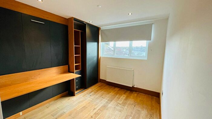 1 Bedroom Studio To Rent In Lower Addiscombe Road, Croydon, CR0