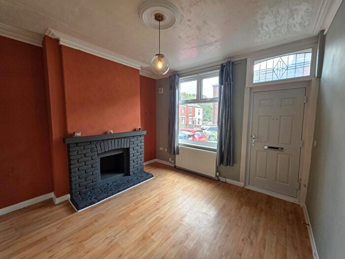 2 Bedroom Terraced House To Rent In Freemantle Street, SK3