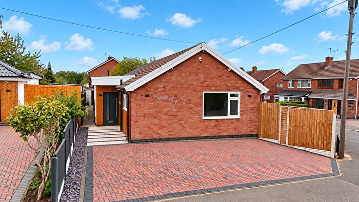 4 Bedroom Bungalow For Sale In High Leys Drive, Oadby, LE2