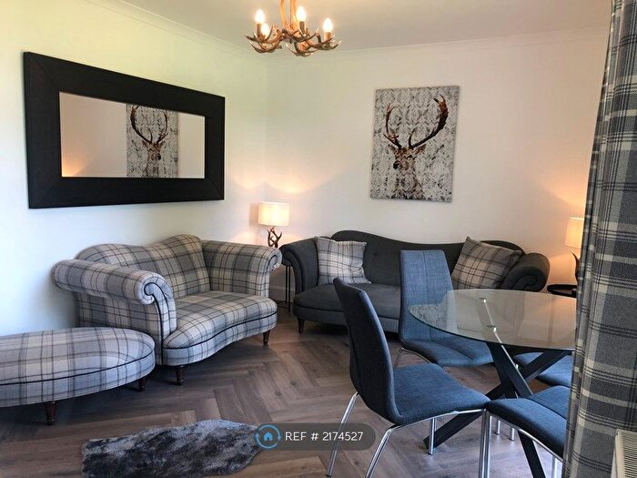 2 Bedroom Flat To Rent In Carrick Knowe Avenue, Edinburgh, EH12