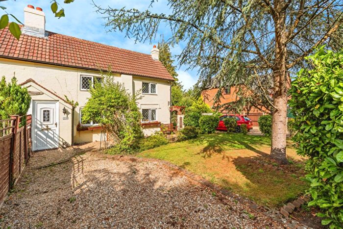 2 Bedroom Semi-Detached House For Sale In Calmore Road, Calmore, Southampton, SO40