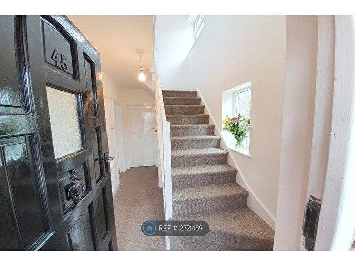3 Bedroom Semi-Detached House To Rent In Southwold Drive, Nottingham, NG8