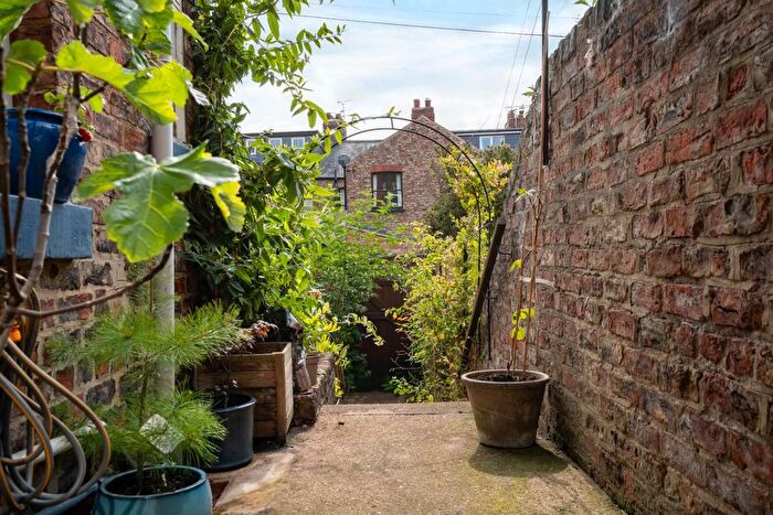 3 Bedroom Terraced House For Sale In Lindley Street, Holgate, York, YO24