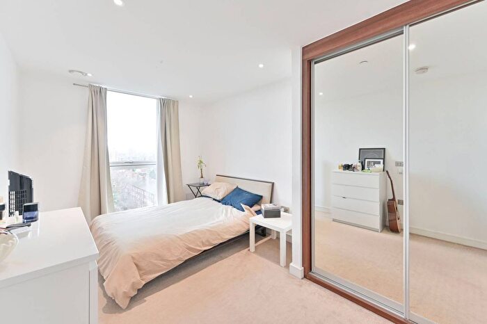 2 Bedroom Flat For Sale In Nine Elms Point, Nine Elms, London, SW8