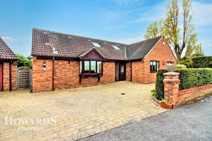 4 Bedroom Detached House For Sale In Bishops Walk, Lowestoft, NR32