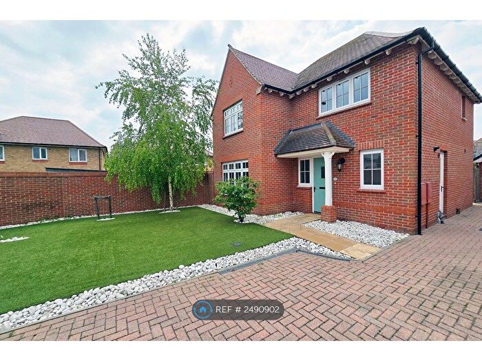 4 Bedroom Detached House To Rent In Sellars Way, Basildon, SS15