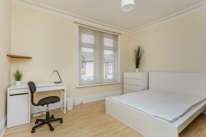 5 Bedroom Terraced House To Rent In Manners Road, Southsea, PO4