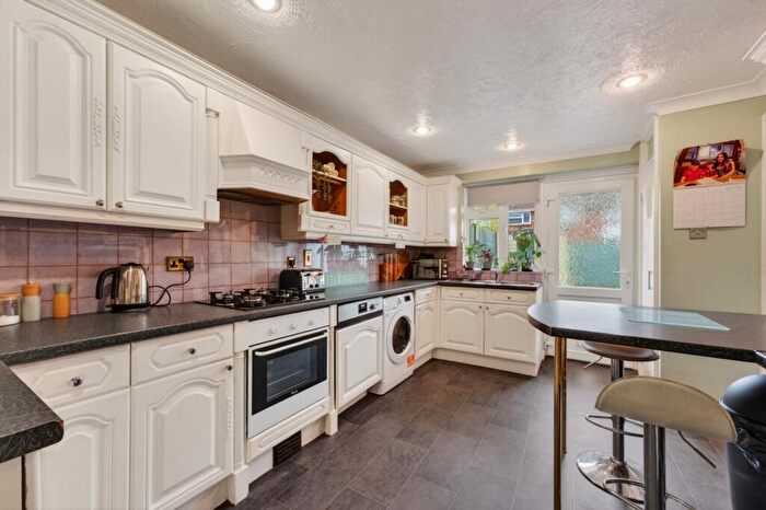 3 Bedroom House For Sale In Melbourne Road, Christchurch, BH23