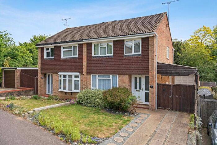 3 Bedroom House For Sale In Orchard Way, Knebworth, SG3