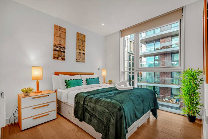 1 Bedroom Flat To Rent In Times Square, London, E1