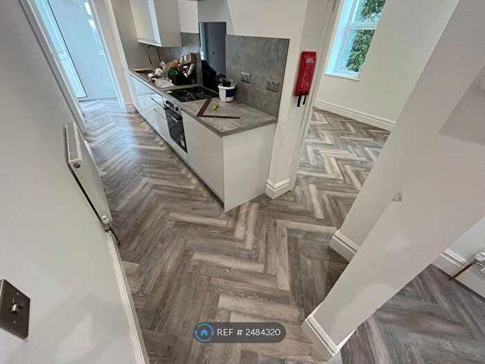 2 Bedroom Flat To Rent In Ashton Lea, Torquay, TQ1