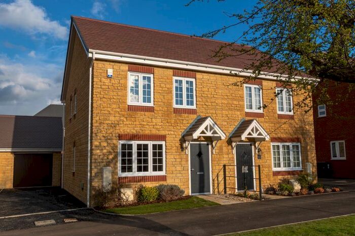 2 Bedroom Semi-Detached House To Rent In Mary Shunn Way, Wantage, OX12