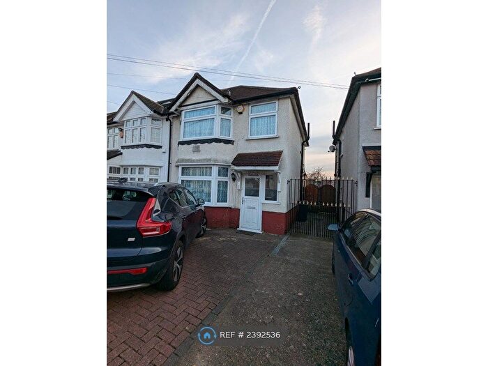 4 Bedroom Semi-Detached House To Rent In Clairvale Road, Hounslow, TW5
