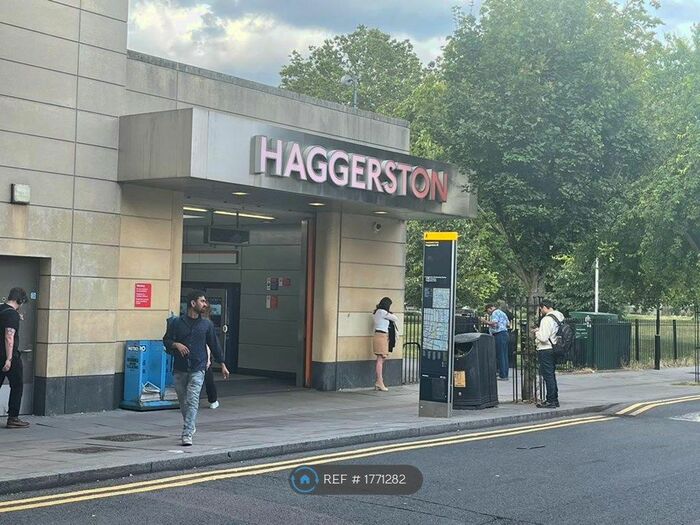 2 Bedroom Flat To Rent In Kingsland Road, London, E8